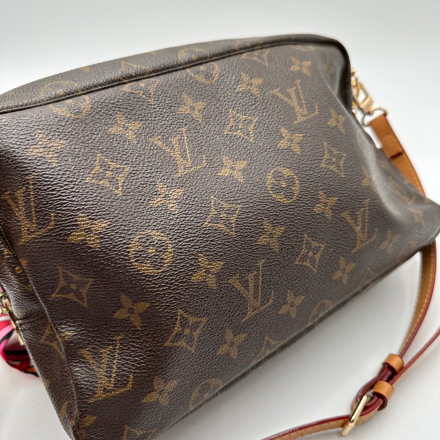 Authentic Louis Vuitton 1990 Monogram Trousse Crossbody