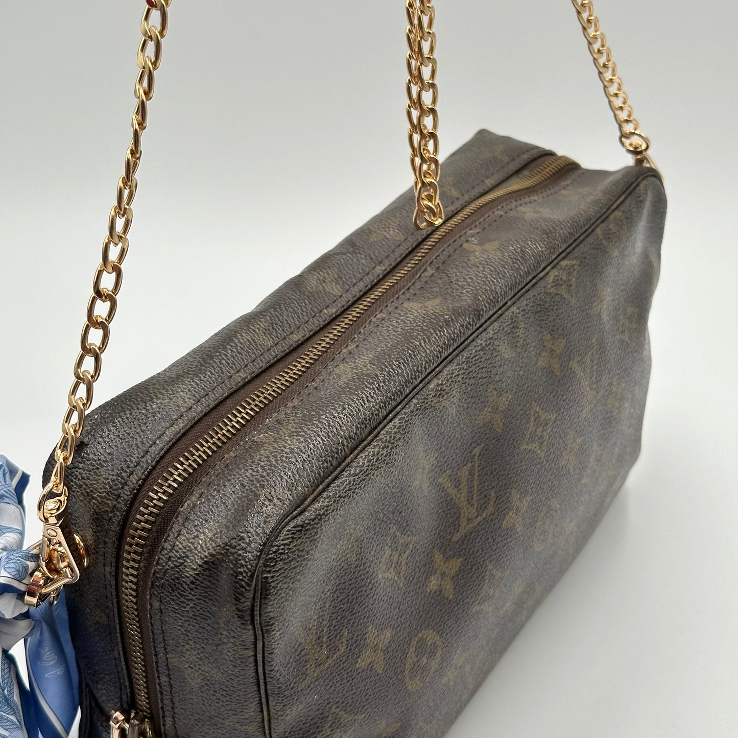 Authentic Louis Vuitton 1996 Monogram Trousse Crossbody