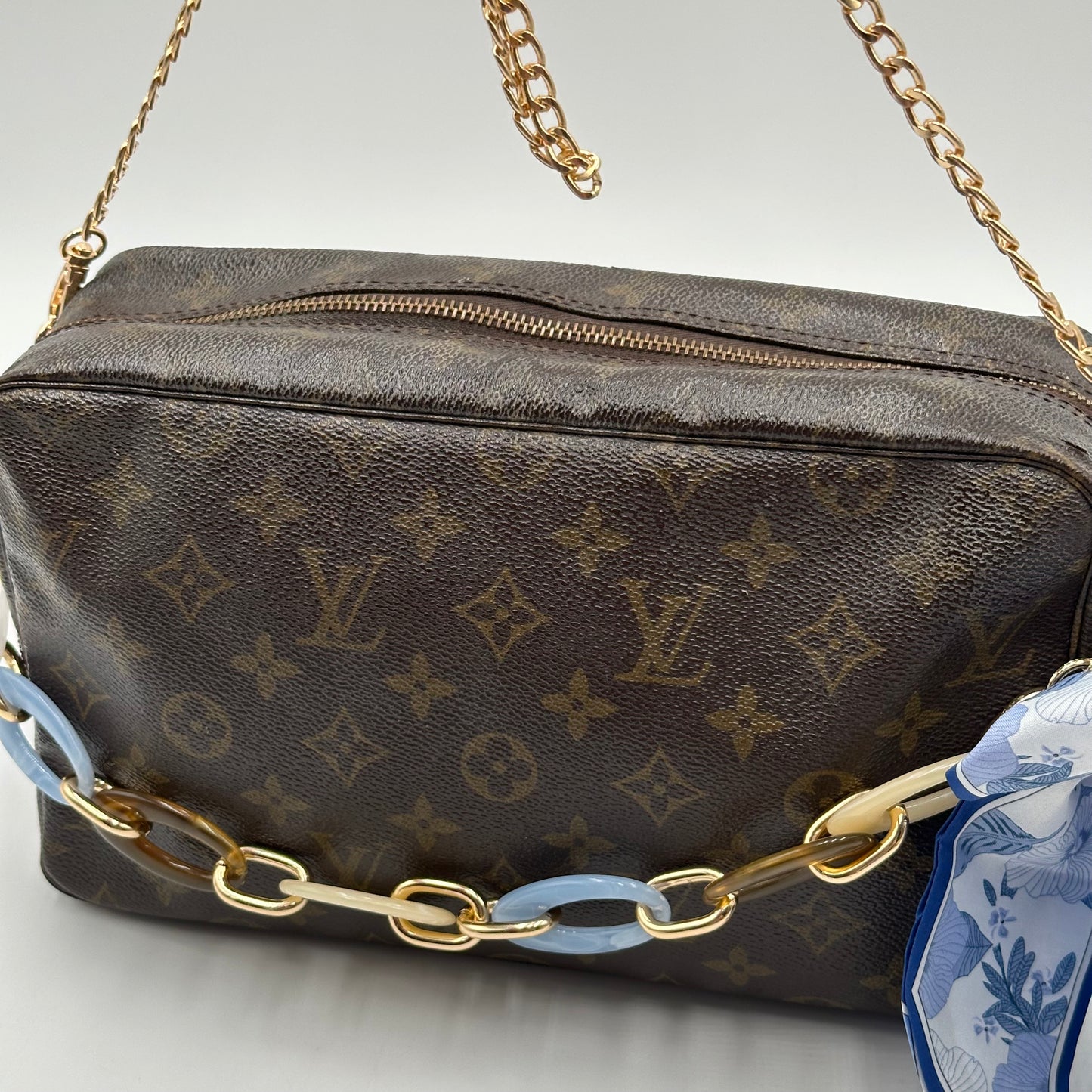 Authentic Louis Vuitton 1996 Monogram Trousse Crossbody