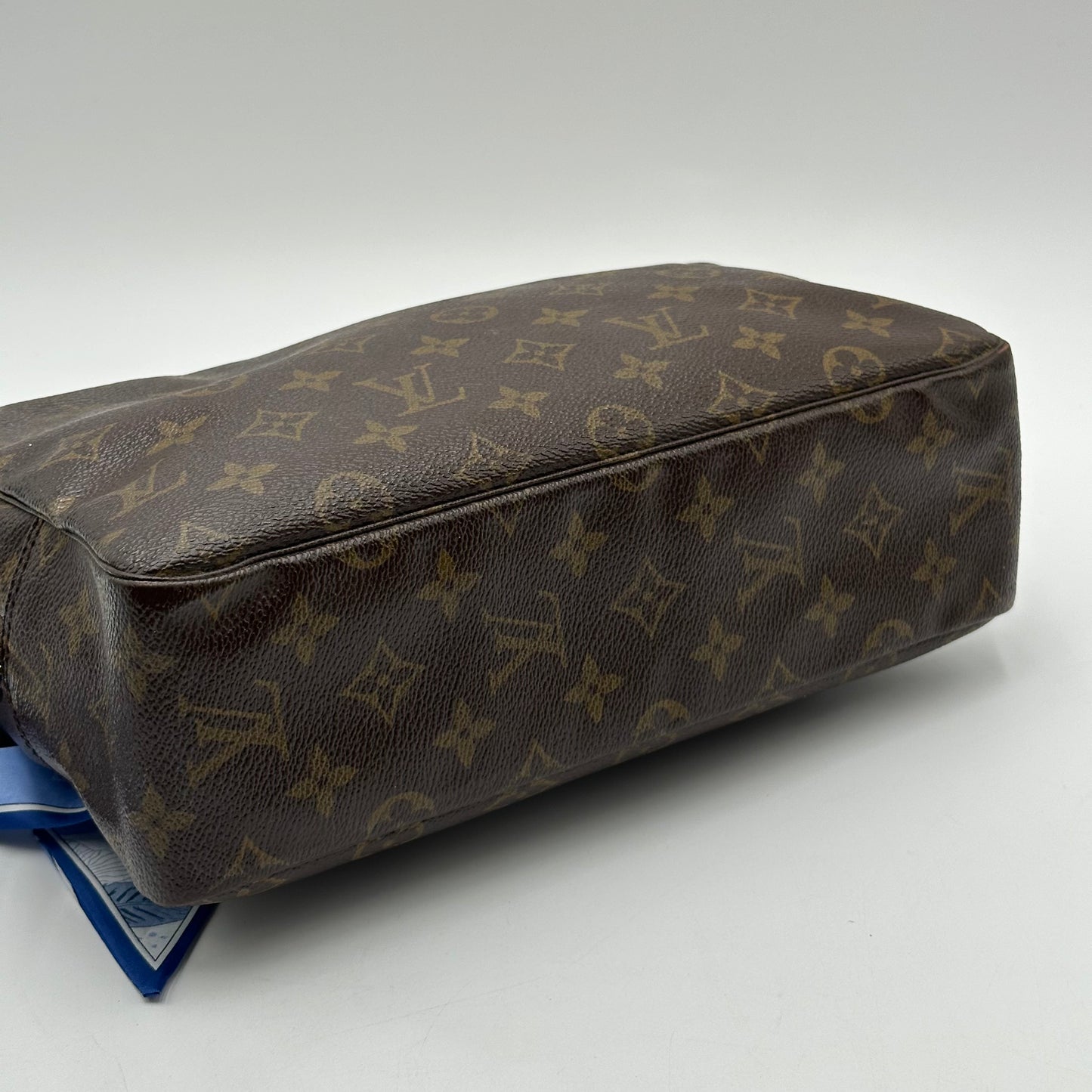 Authentic Louis Vuitton 1996 Monogram Trousse Crossbody