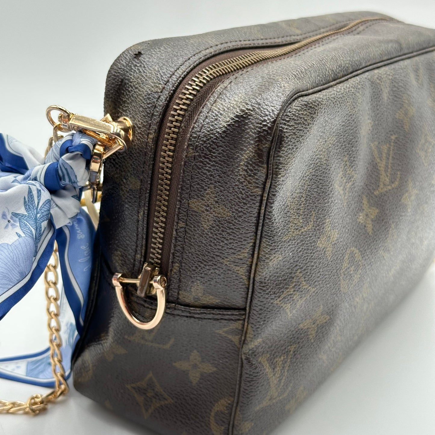 Authentic Louis Vuitton 1996 Monogram Trousse Crossbody