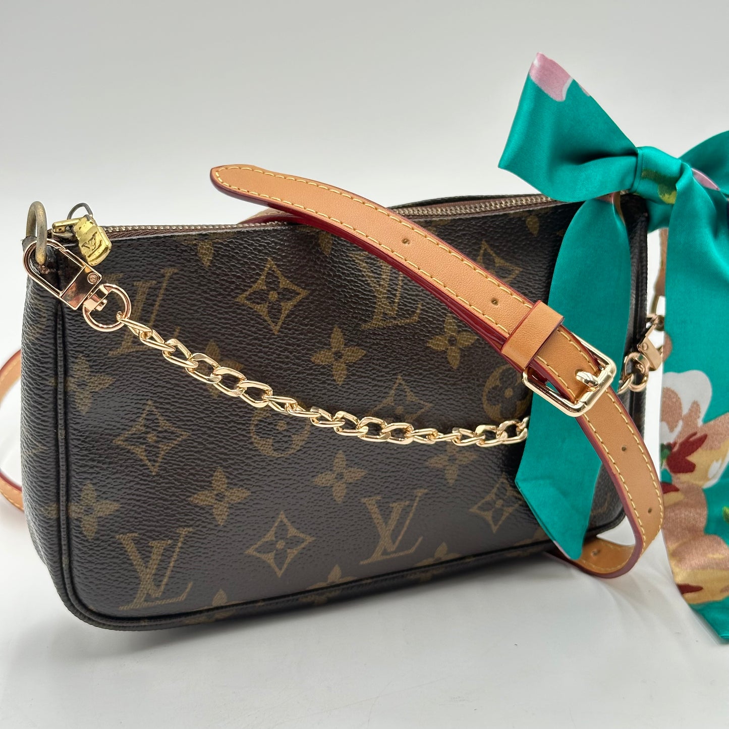 Authentic Louis Vuitton 2004 Monogram Pochette Accessoires Crossbody