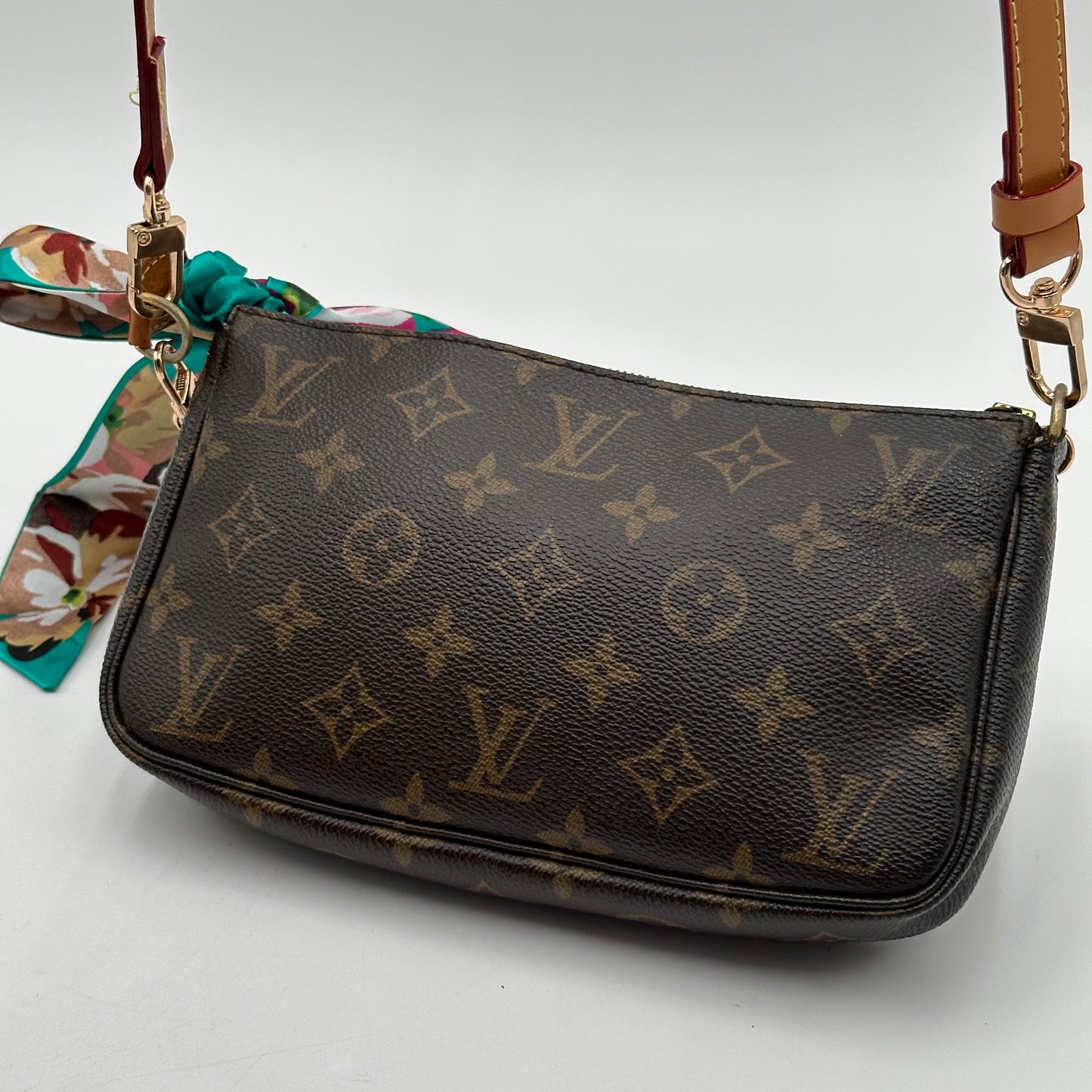 Authentic Louis Vuitton 2004 Monogram Pochette Accessoires Crossbody