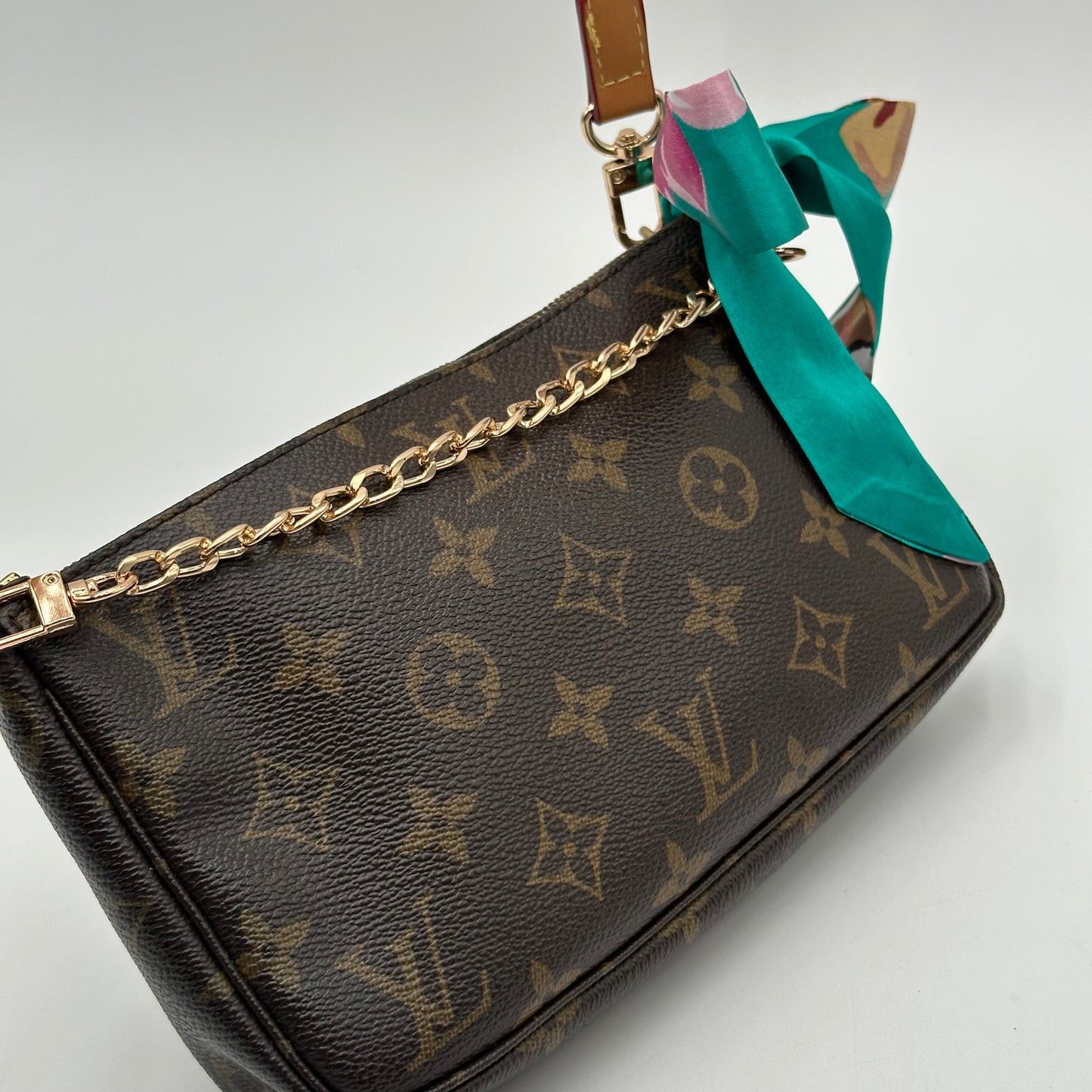 Authentic Louis Vuitton 2004 Monogram Pochette Accessoires Crossbody