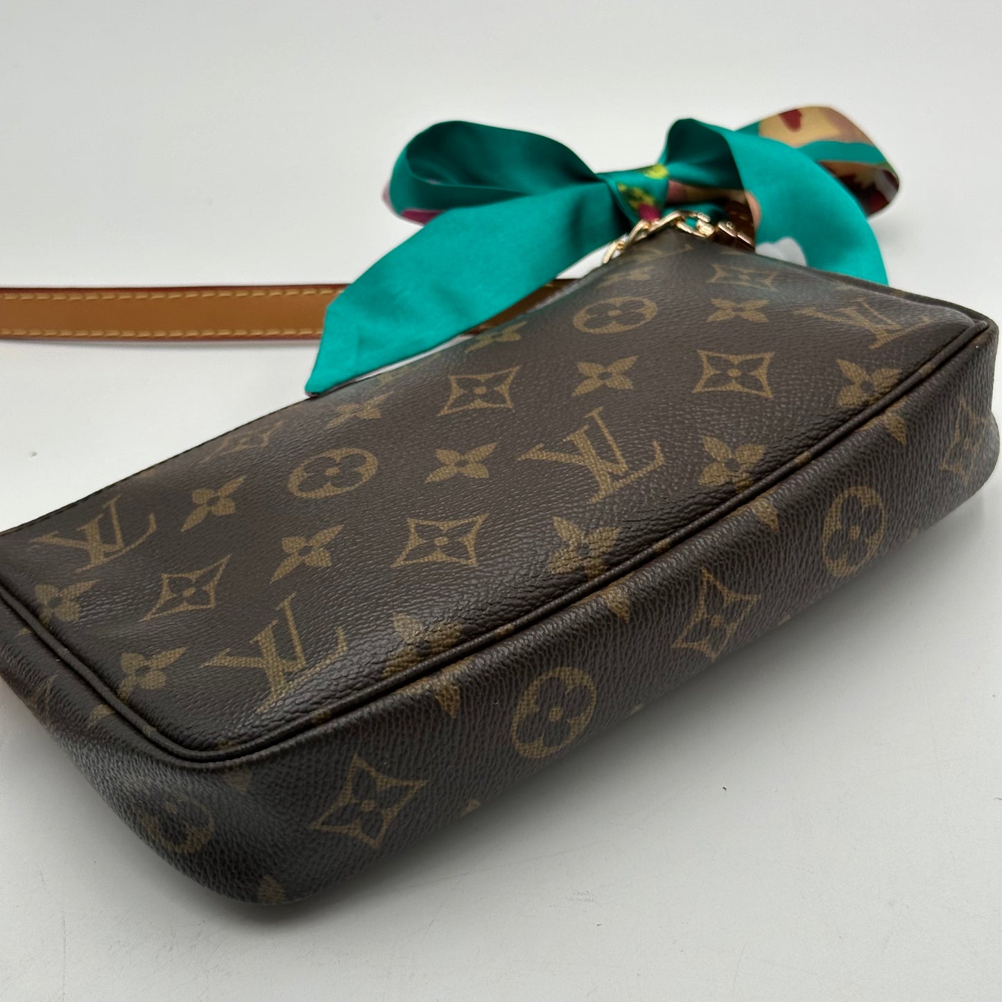 Authentic Louis Vuitton 2004 Monogram Pochette Accessoires Crossbody