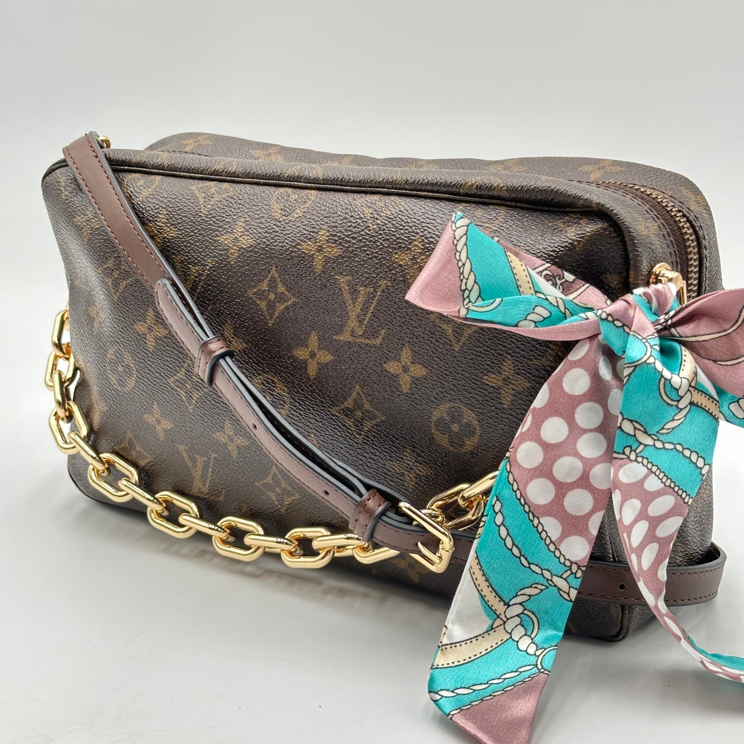 Authentic Louis Vuitton 2000 Monogram Trousse Crossbody