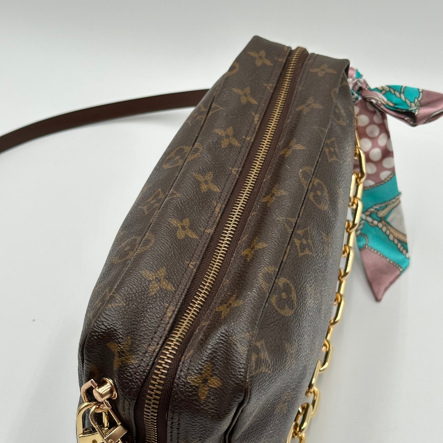 Authentic Louis Vuitton 2000 Monogram Trousse Crossbody