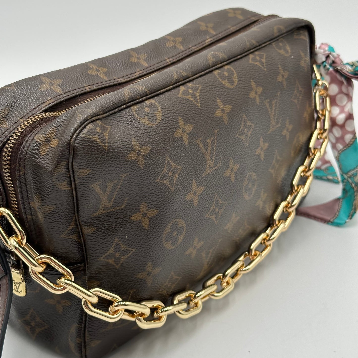 Authentic Louis Vuitton 2000 Monogram Trousse Crossbody