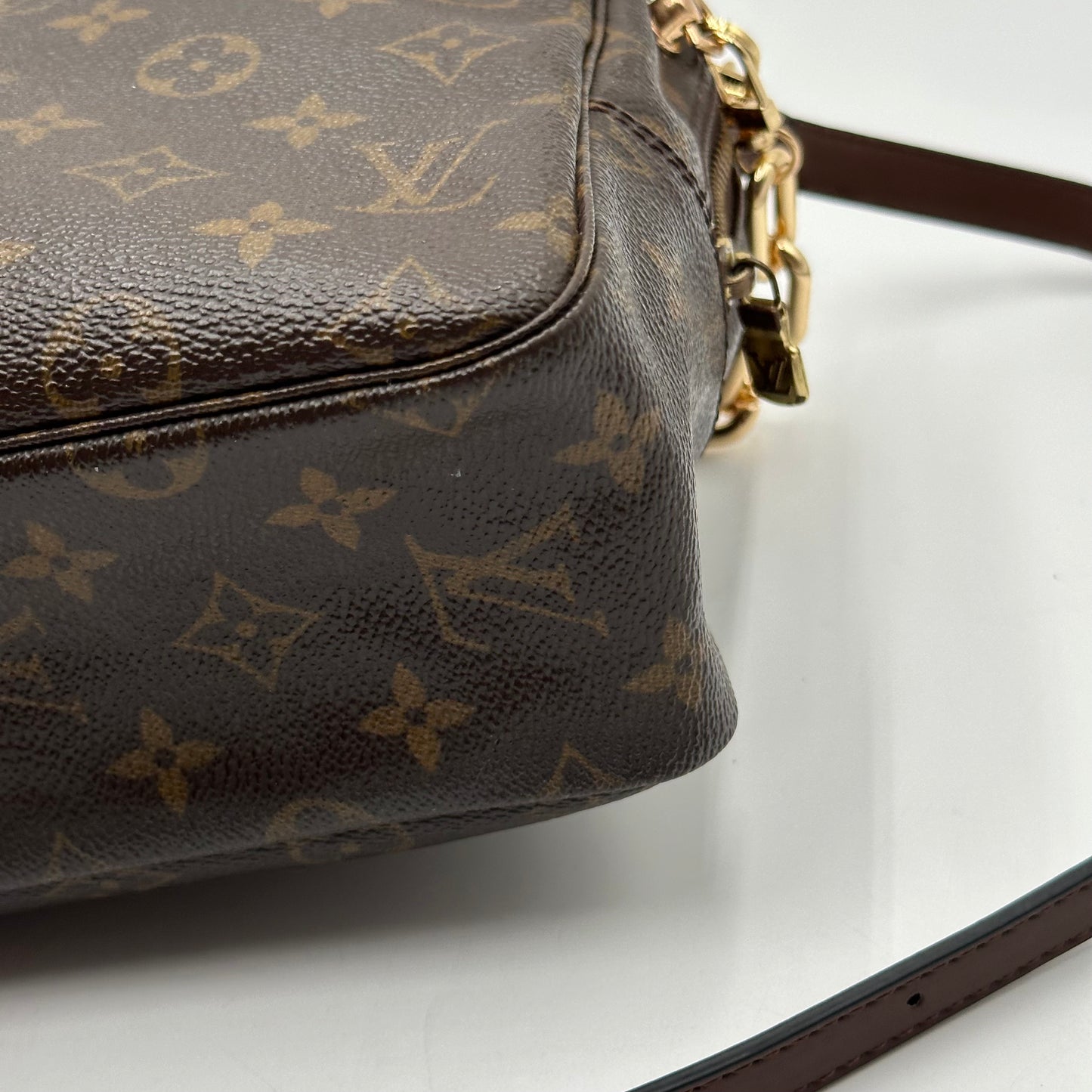 Authentic Louis Vuitton 2000 Monogram Trousse Crossbody