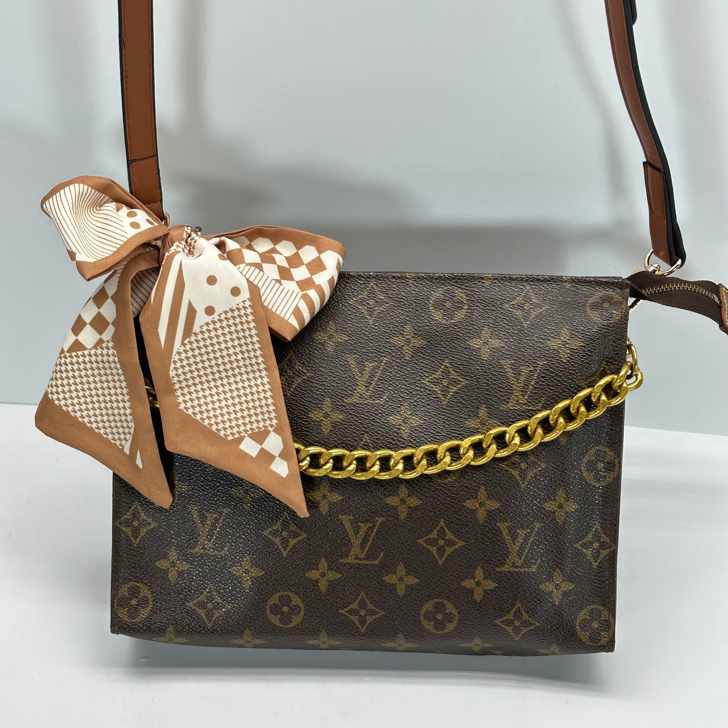 Authentic Louis Vuitton 1986 Monogram Toiletry 26 Crossbody