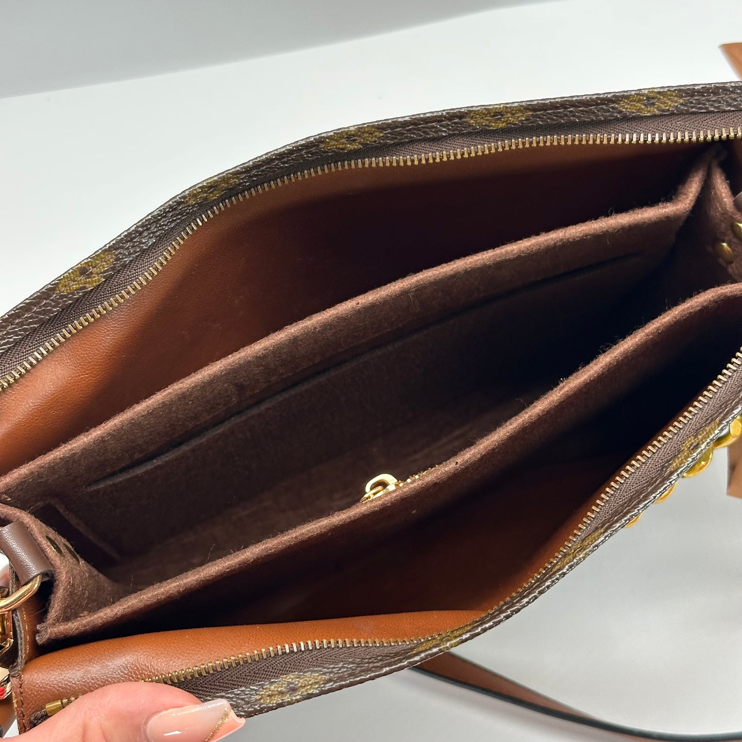 Authentic Louis Vuitton 1986 Monogram Toiletry 26 Crossbody