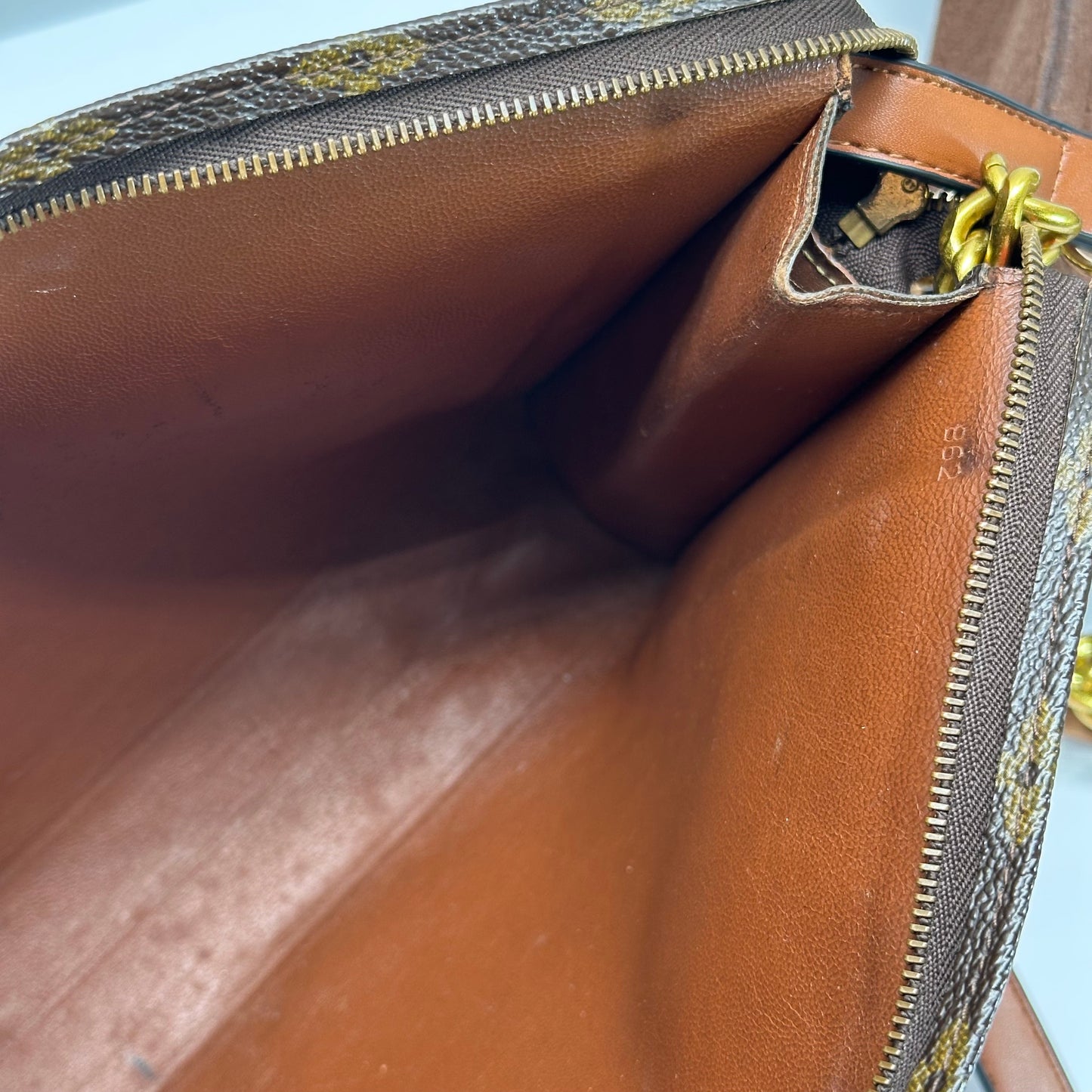 Authentic Louis Vuitton 1986 Monogram Toiletry 26 Crossbody