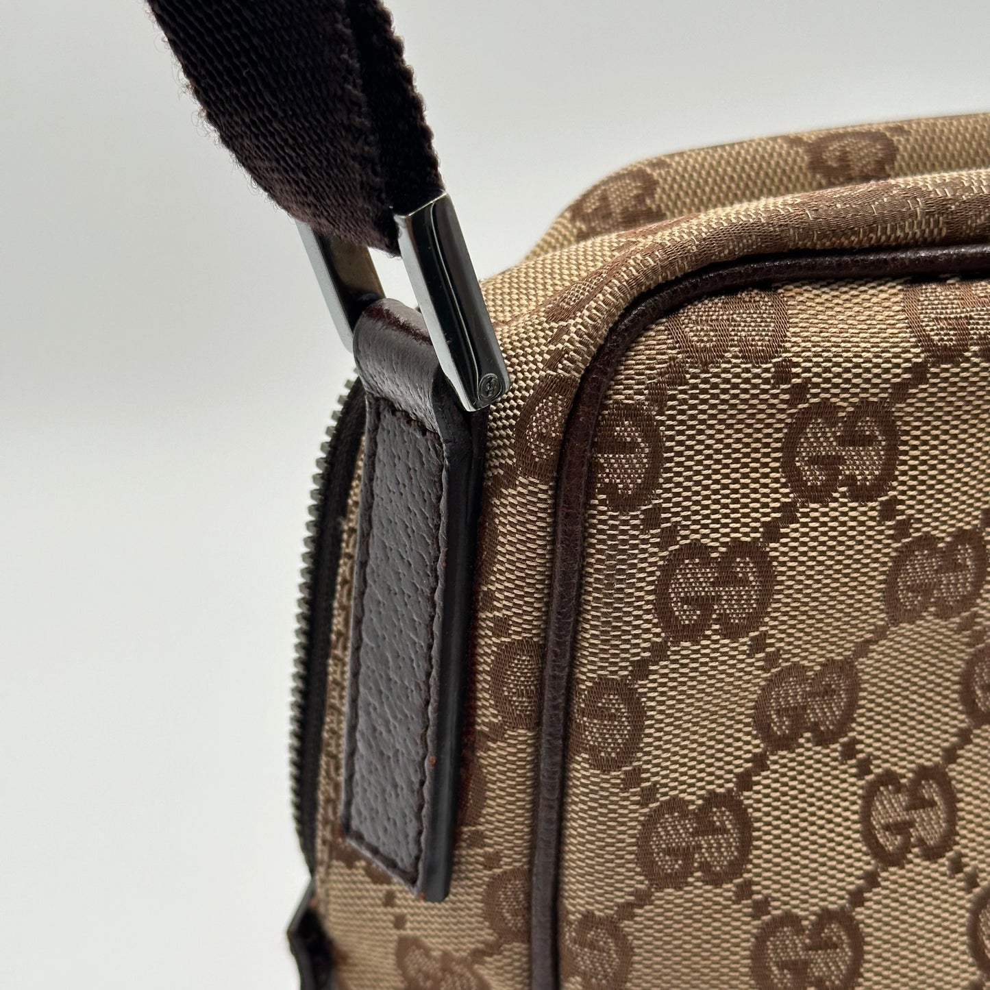 Authentic GUCCI GG Canvas Brown Messenger Crossbody