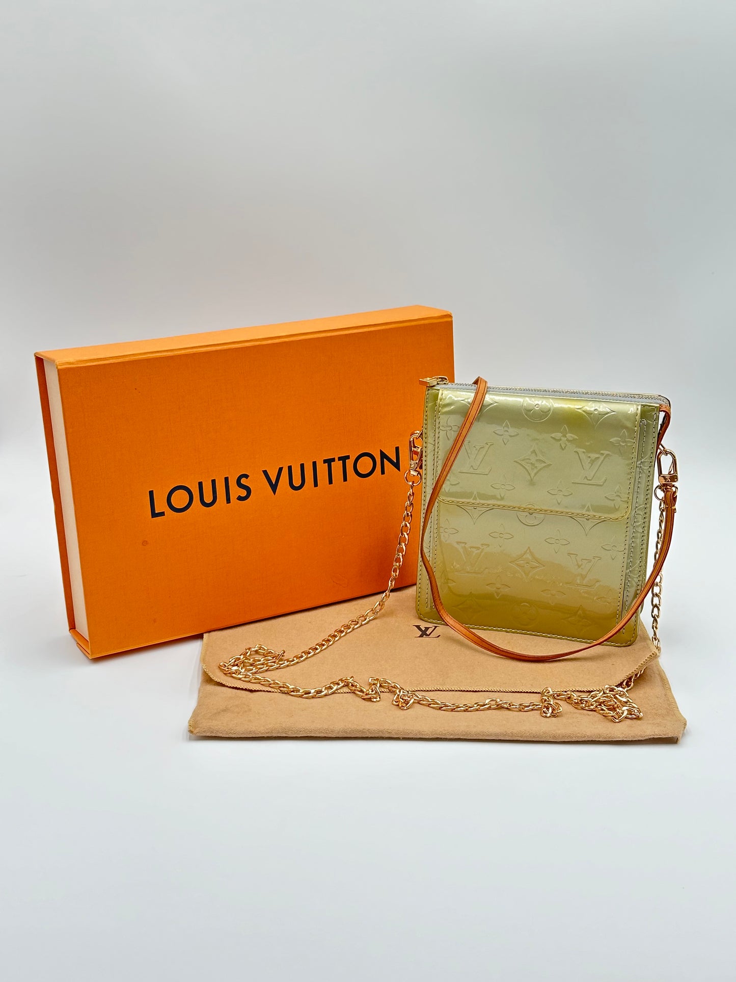 Authentic Louis Vuitton 2001 Vernis Monogram Mott Crossbody