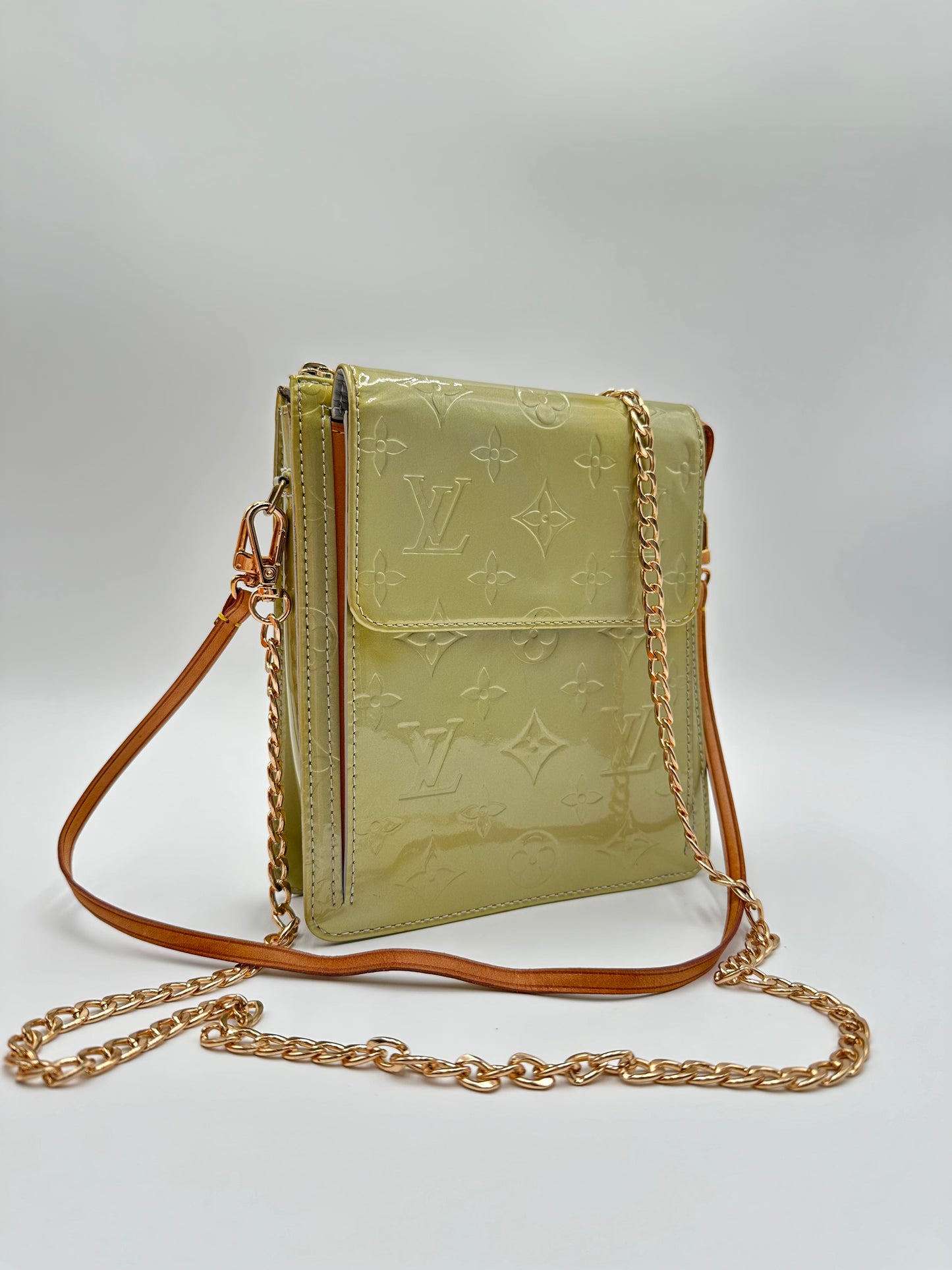 Authentic Louis Vuitton 2001 Vernis Monogram Mott Crossbody