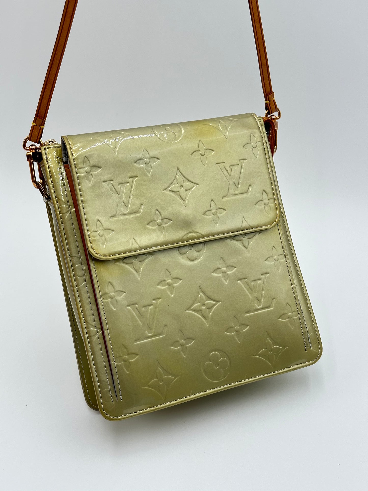 Authentic Louis Vuitton 2001 Vernis Monogram Mott Crossbody