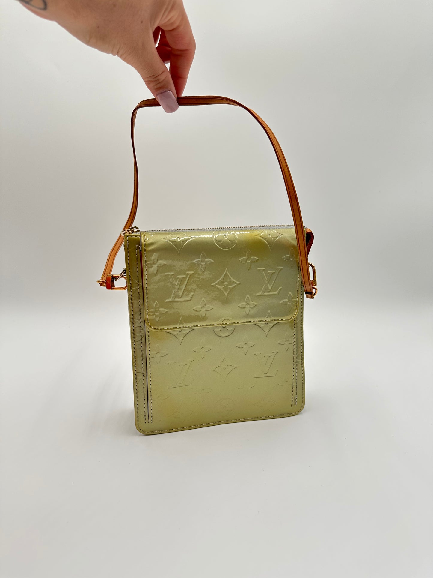 Authentic Louis Vuitton 2001 Vernis Monogram Mott Crossbody