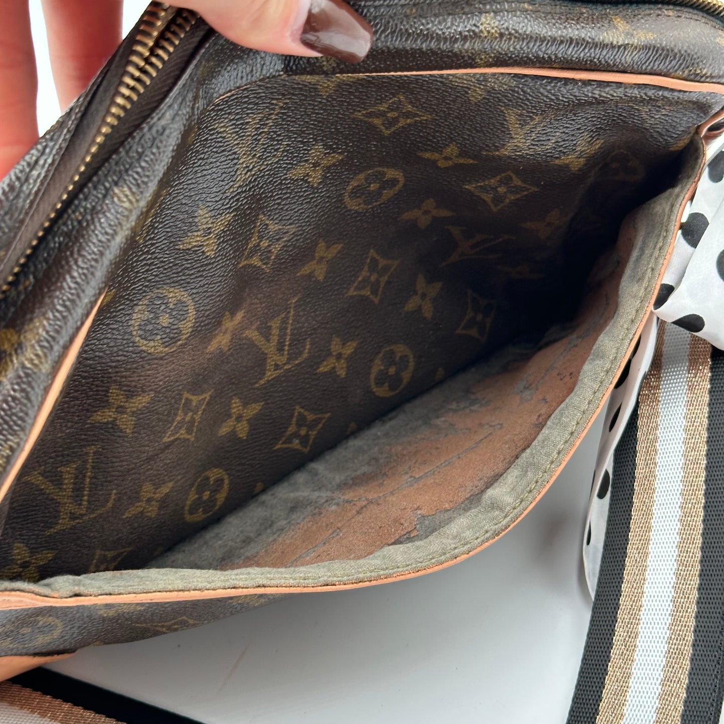 Authentic Louis Vuitton 1998 Monogram Compiegne Clutch Crossbody