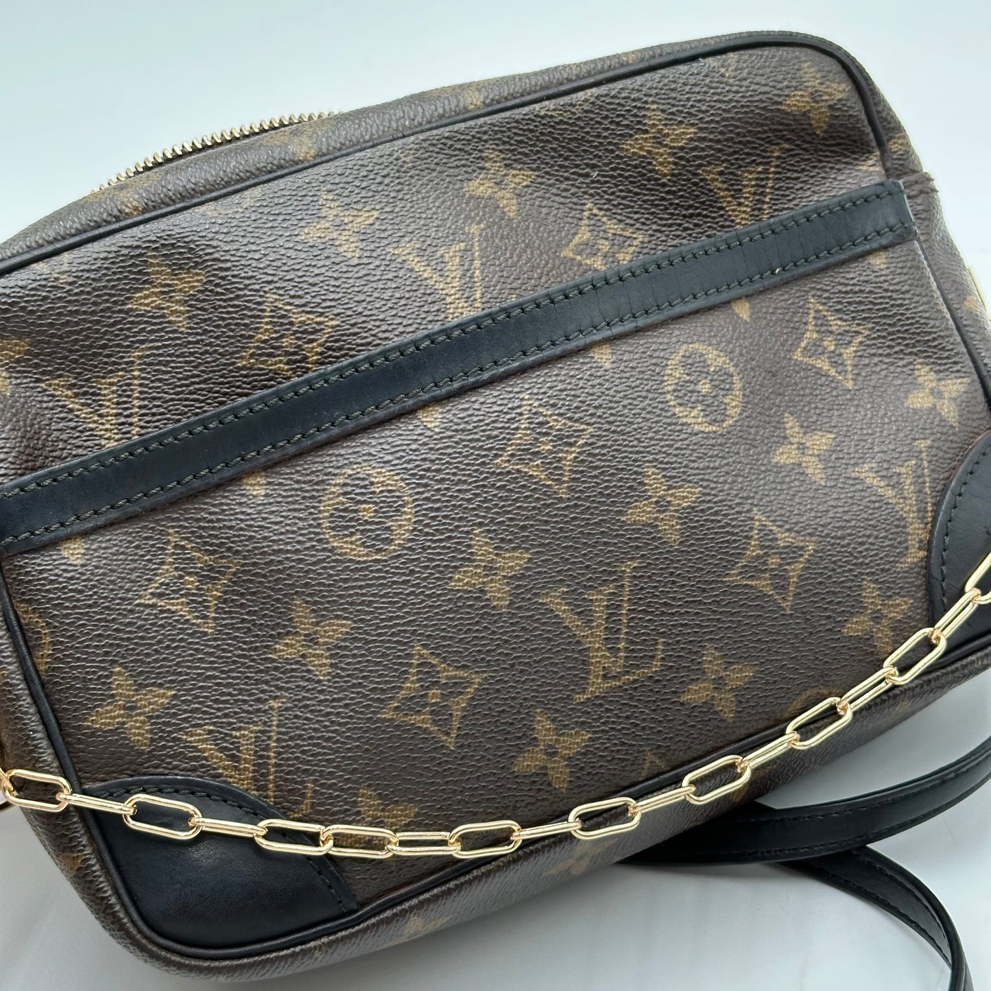 Authentic Louis Vuitton 1988 Monogram Trocadero 23 Crossbody