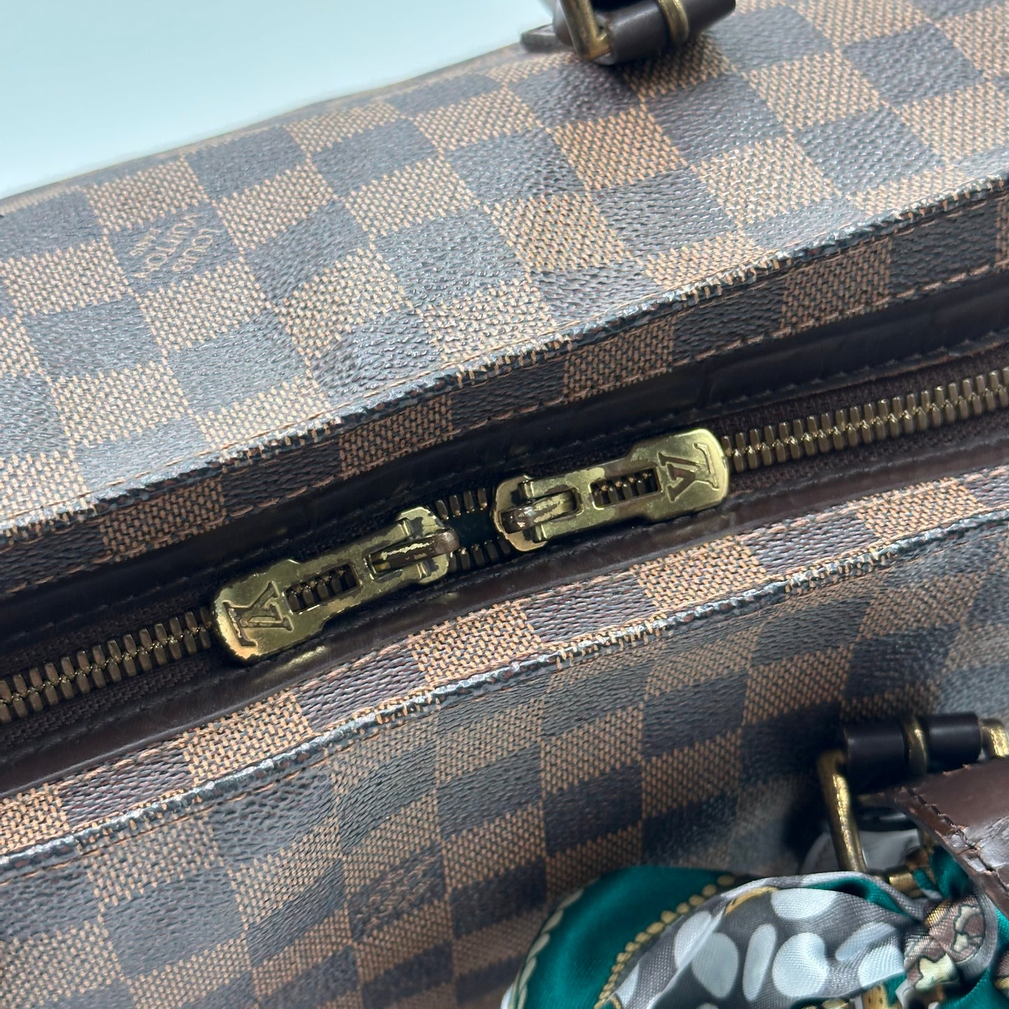 Authentic Louis Vuitton 2006 Damier Ebene Chelsea Tote