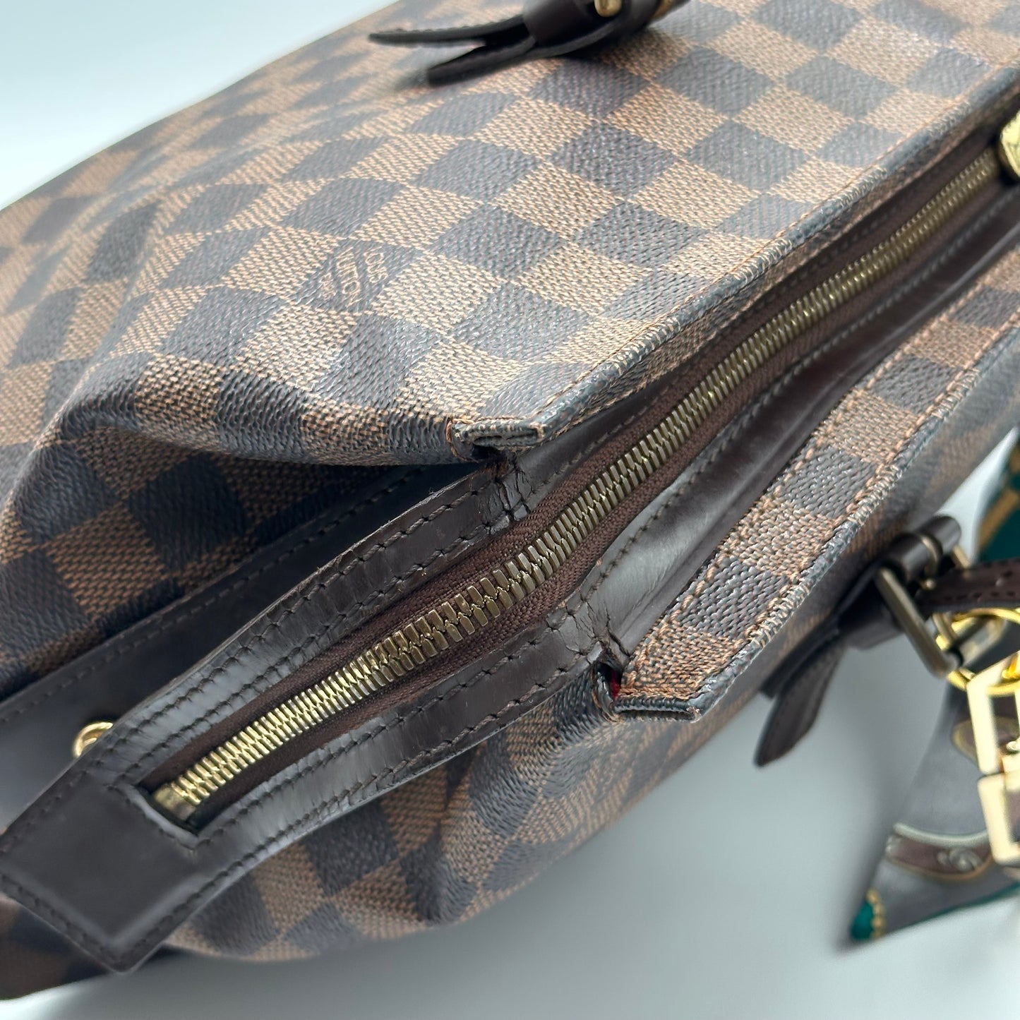 Authentic Louis Vuitton 2006 Damier Ebene Chelsea Tote