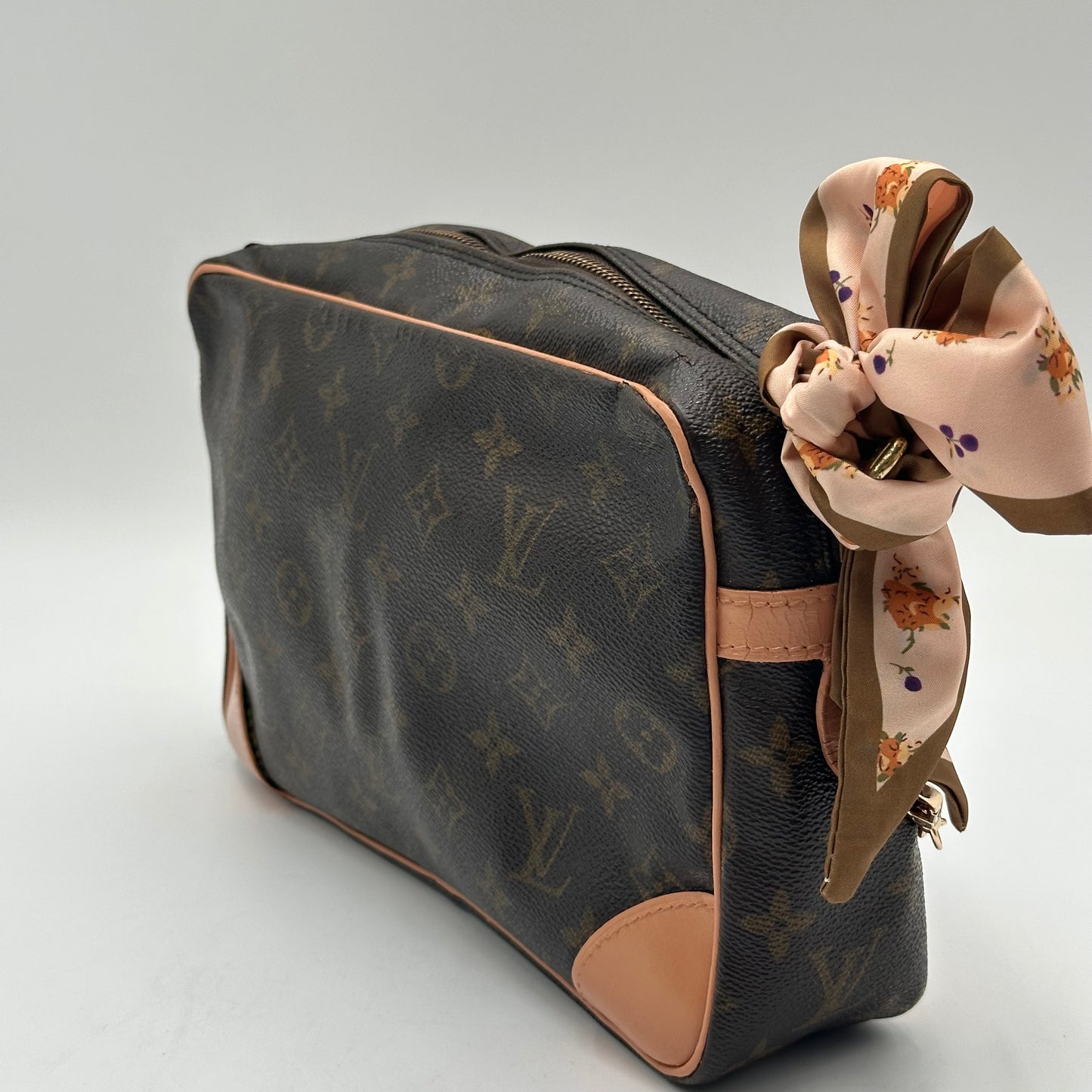 Authentic Louis Vuitton 1998 Monogram Compiegne Clutch Crossbody