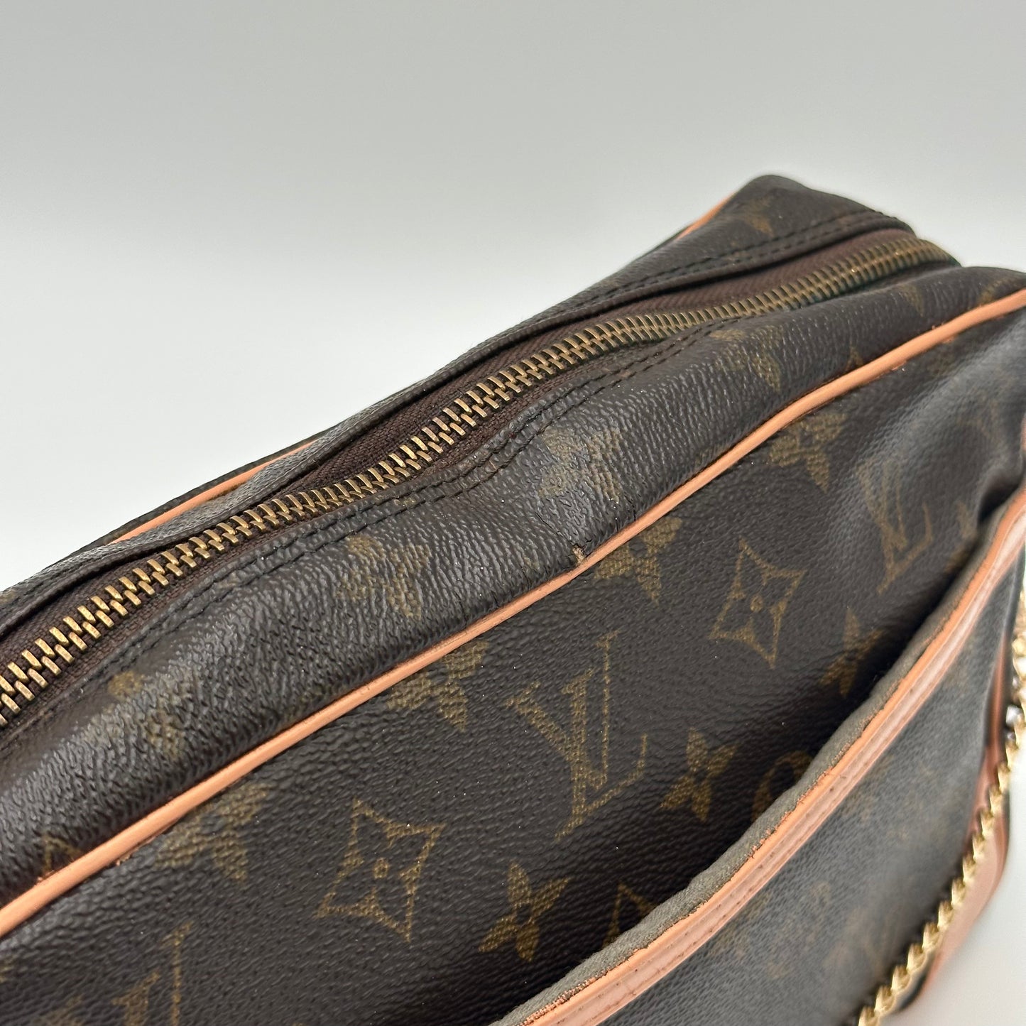 Authentic Louis Vuitton 1998 Monogram Compiegne Clutch Crossbody