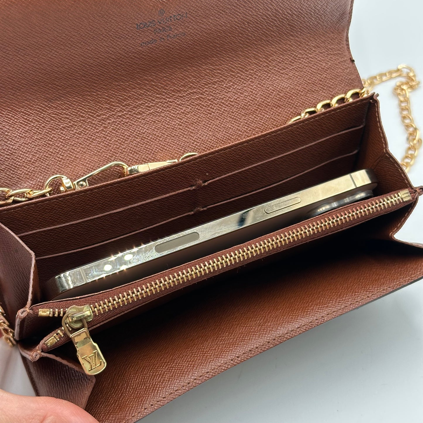 Authentic Louis Vuitton 2003 Monogram Sarah Wallet Crossbody