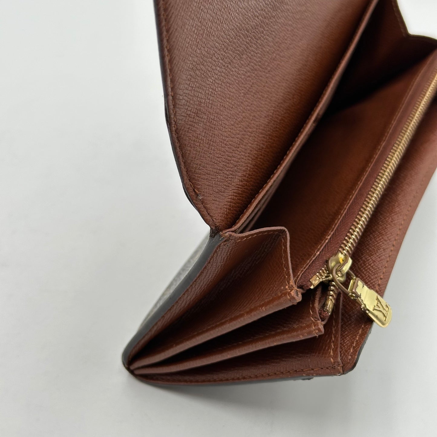 Authentic Louis Vuitton 2003 Monogram Sarah Wallet Crossbody