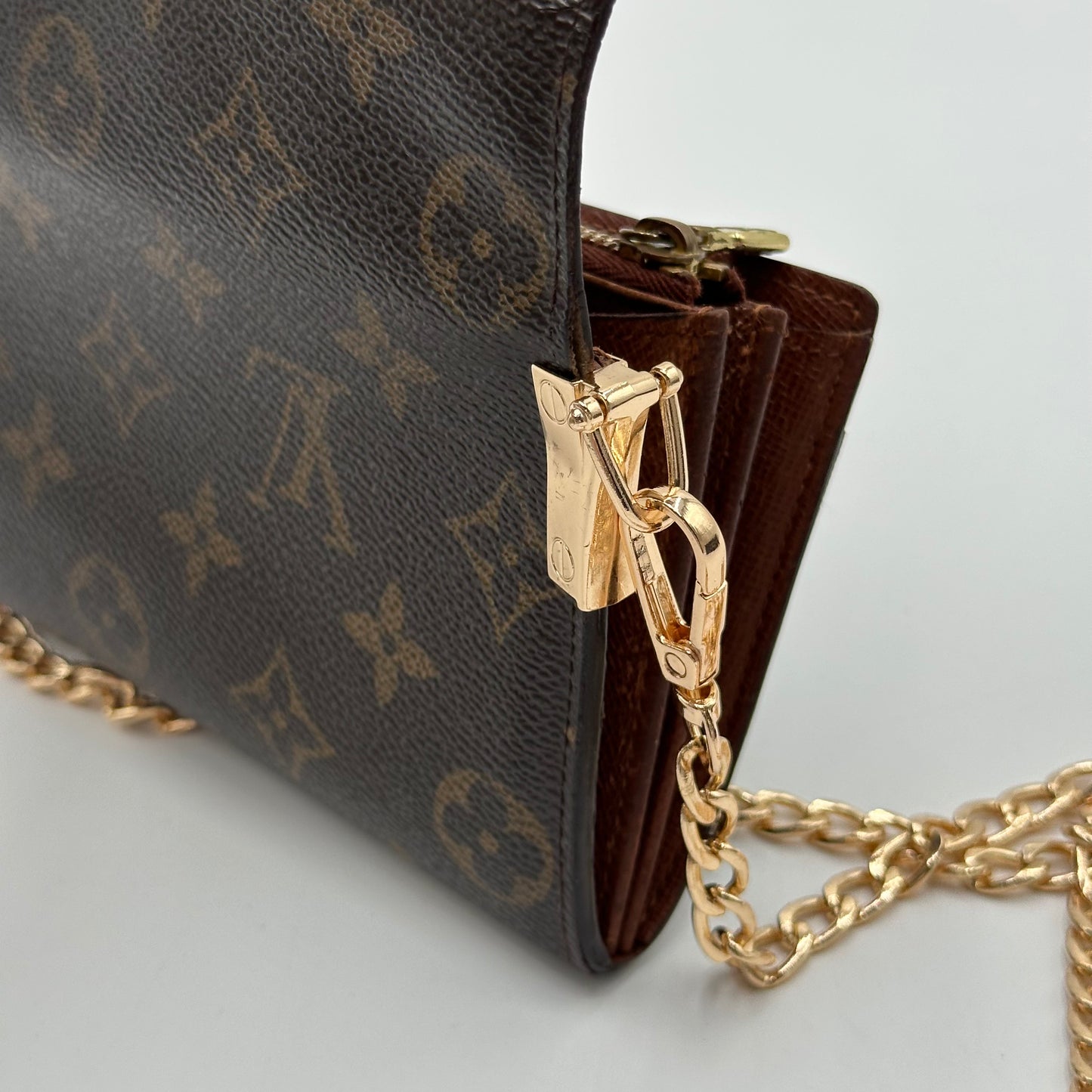 Authentic Louis Vuitton 2004 Monogram Sarah Wallet Crossbody