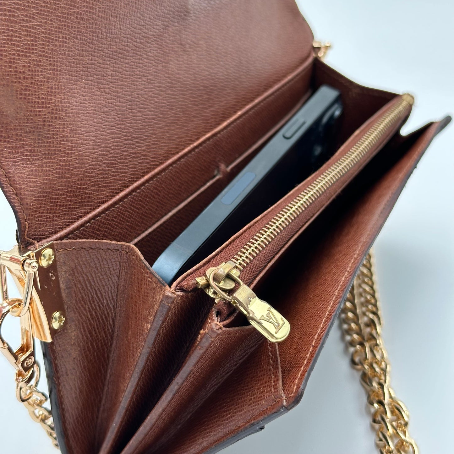 Authentic Louis Vuitton 2004 Monogram Sarah Wallet Crossbody