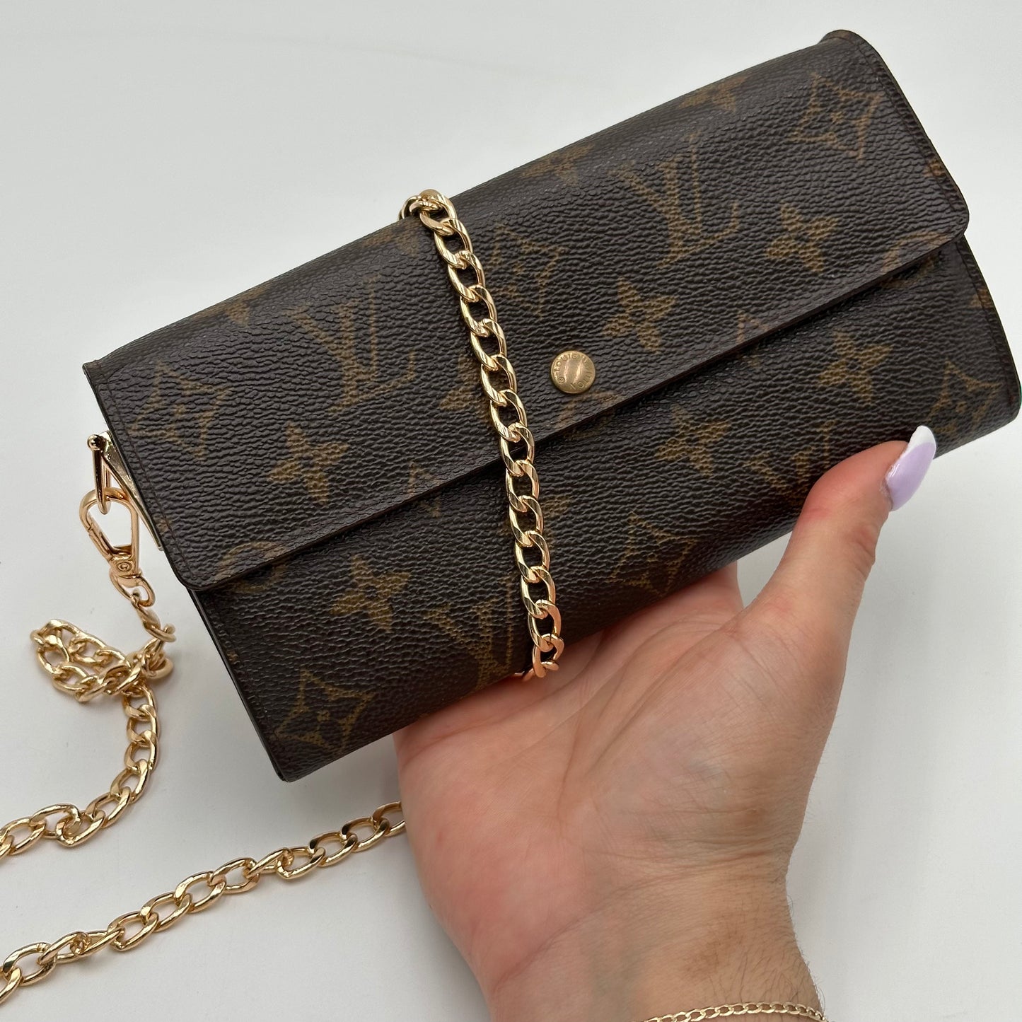 Authentic Louis Vuitton 2004 Monogram Sarah Wallet Crossbody