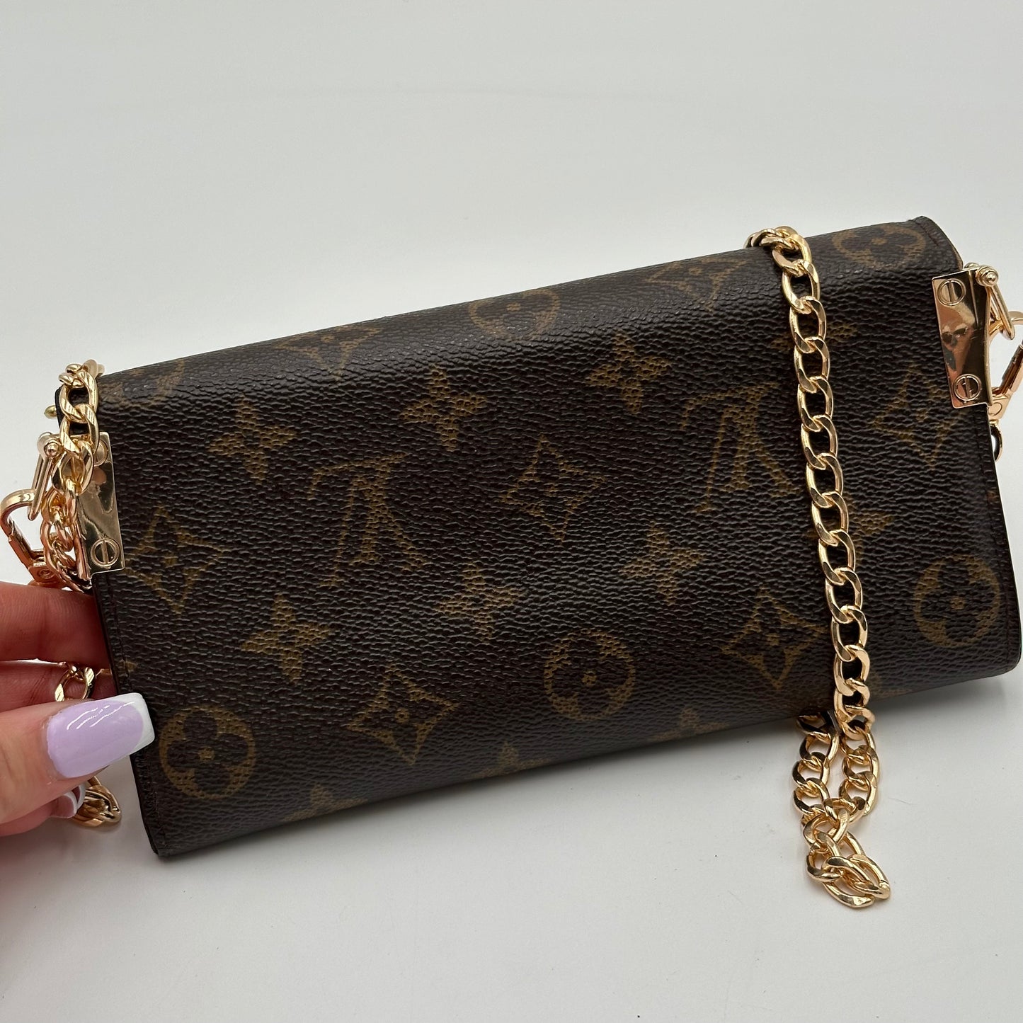 Authentic Louis Vuitton 2004 Monogram Sarah Wallet Crossbody