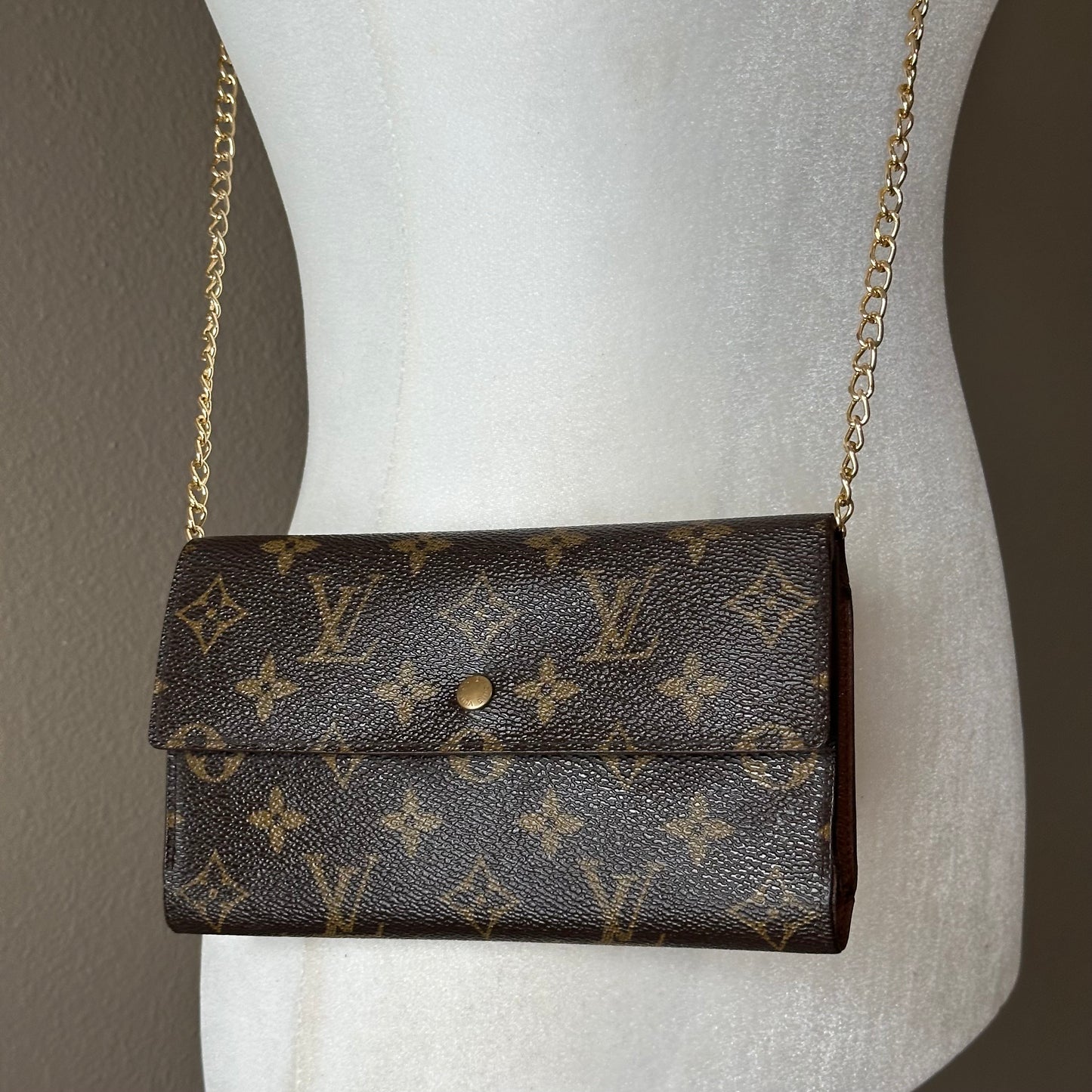 Authentic Louis Vuitton 1999 Monogram International Trifold Wallet Crossbody