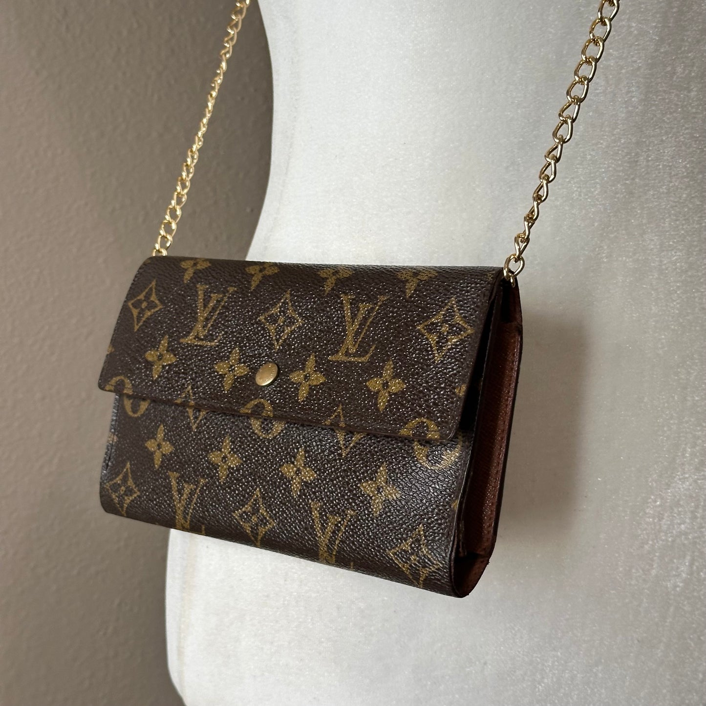 Authentic Louis Vuitton 1999 Monogram International Trifold Wallet Crossbody