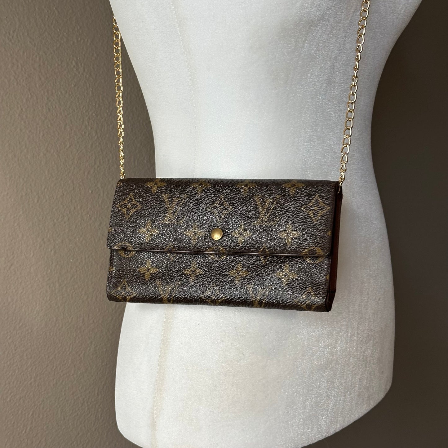 Authentic Louis Vuitton 1996 Monogram International Trifold Wallet Crossbody