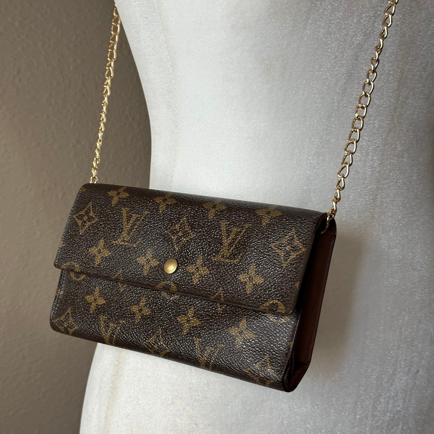 Authentic Louis Vuitton 1996 Monogram International Trifold Wallet Crossbody