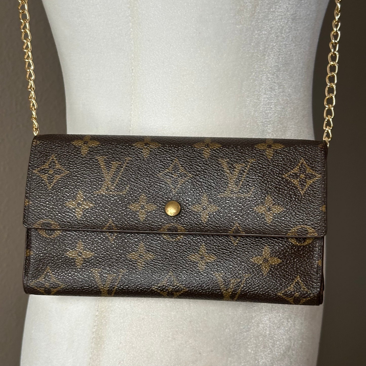 Authentic Louis Vuitton 1996 Monogram International Trifold Wallet Crossbody