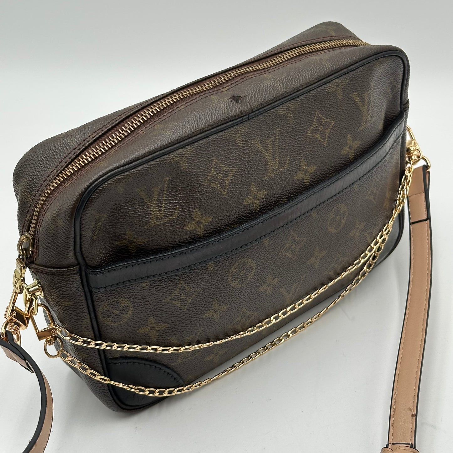 Authentic 1984 Louis Vuitton Monogram Trocadero 23 Crossbody