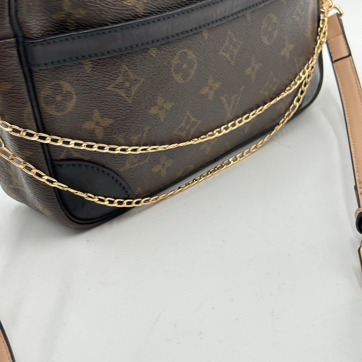 Authentic 1984 Louis Vuitton Monogram Trocadero 23 Crossbody