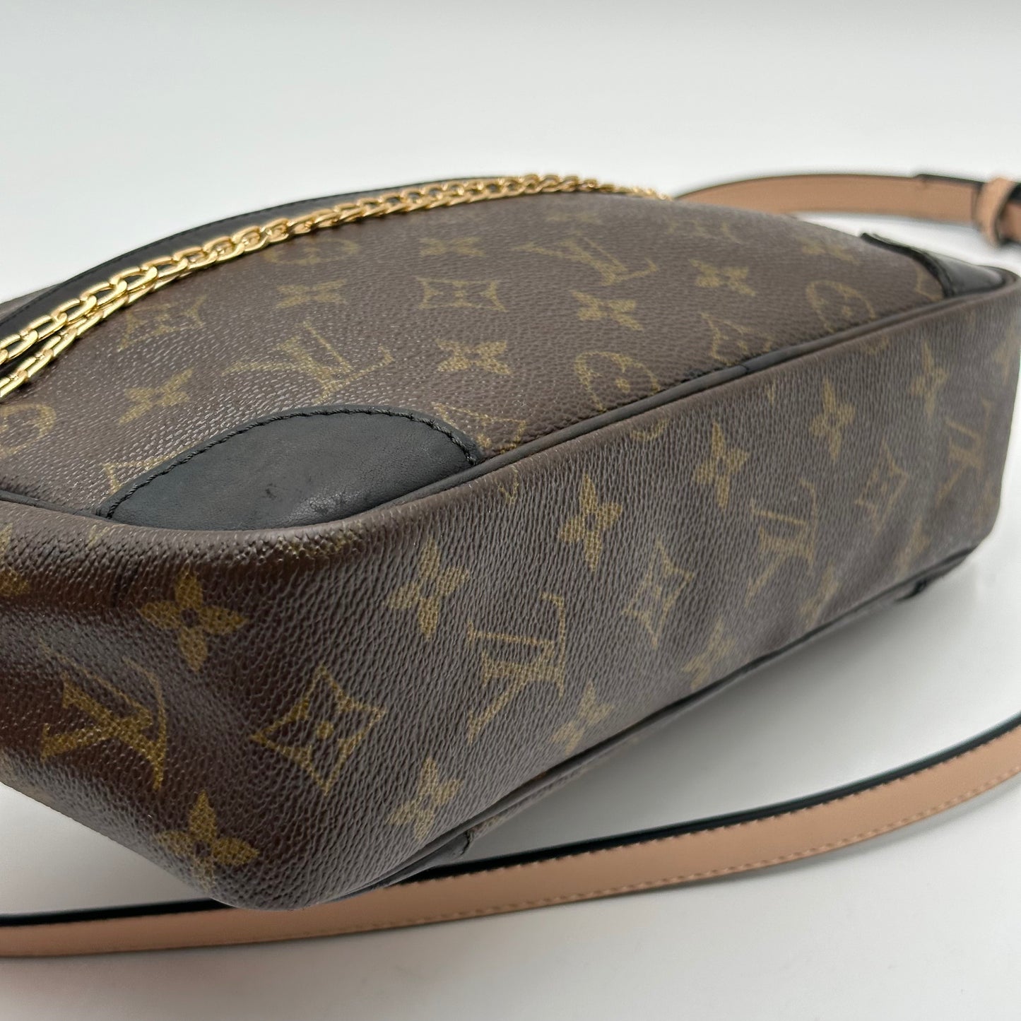 Authentic 1984 Louis Vuitton Monogram Trocadero 23 Crossbody