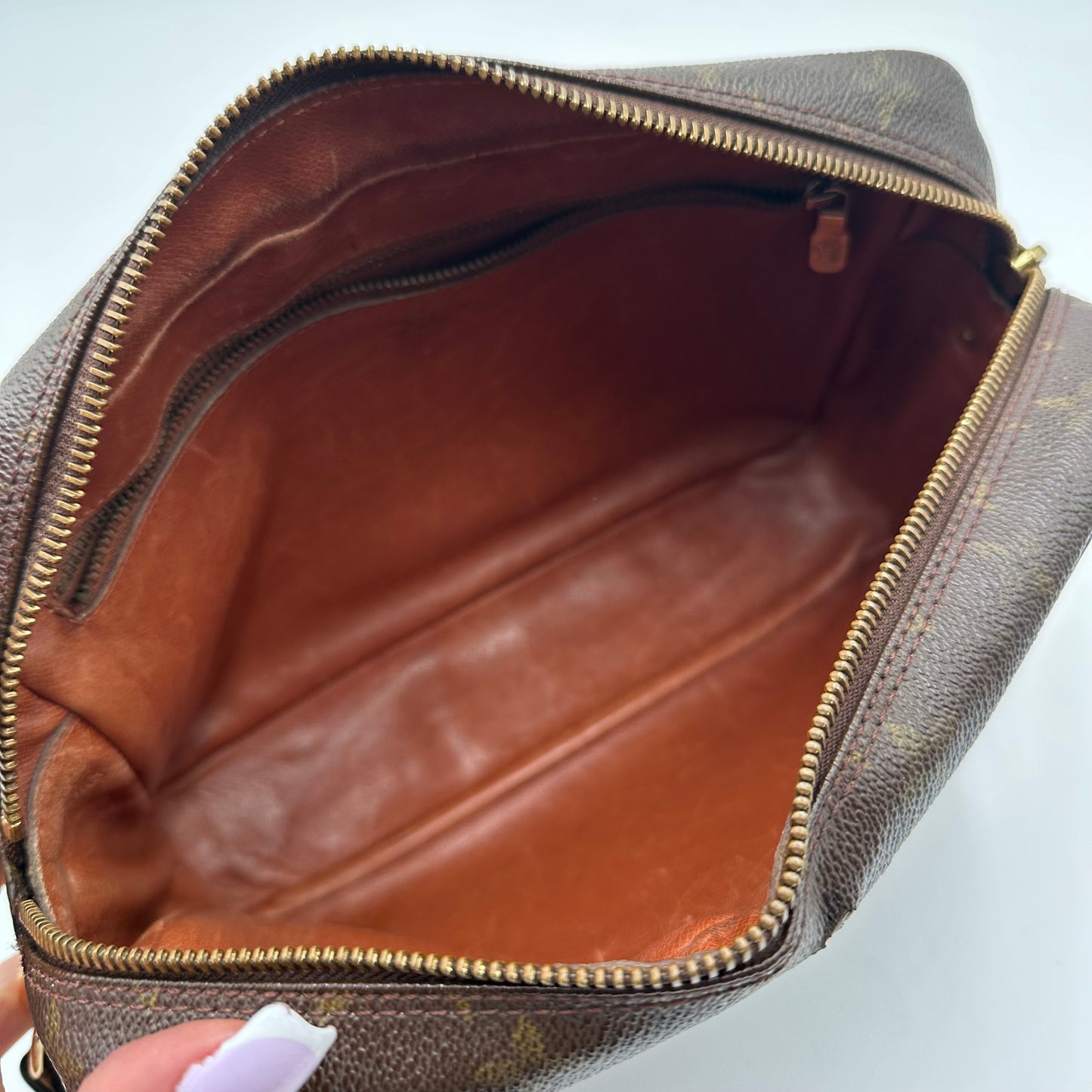 Authentic 1984 Louis Vuitton Monogram Trocadero 23 Crossbody