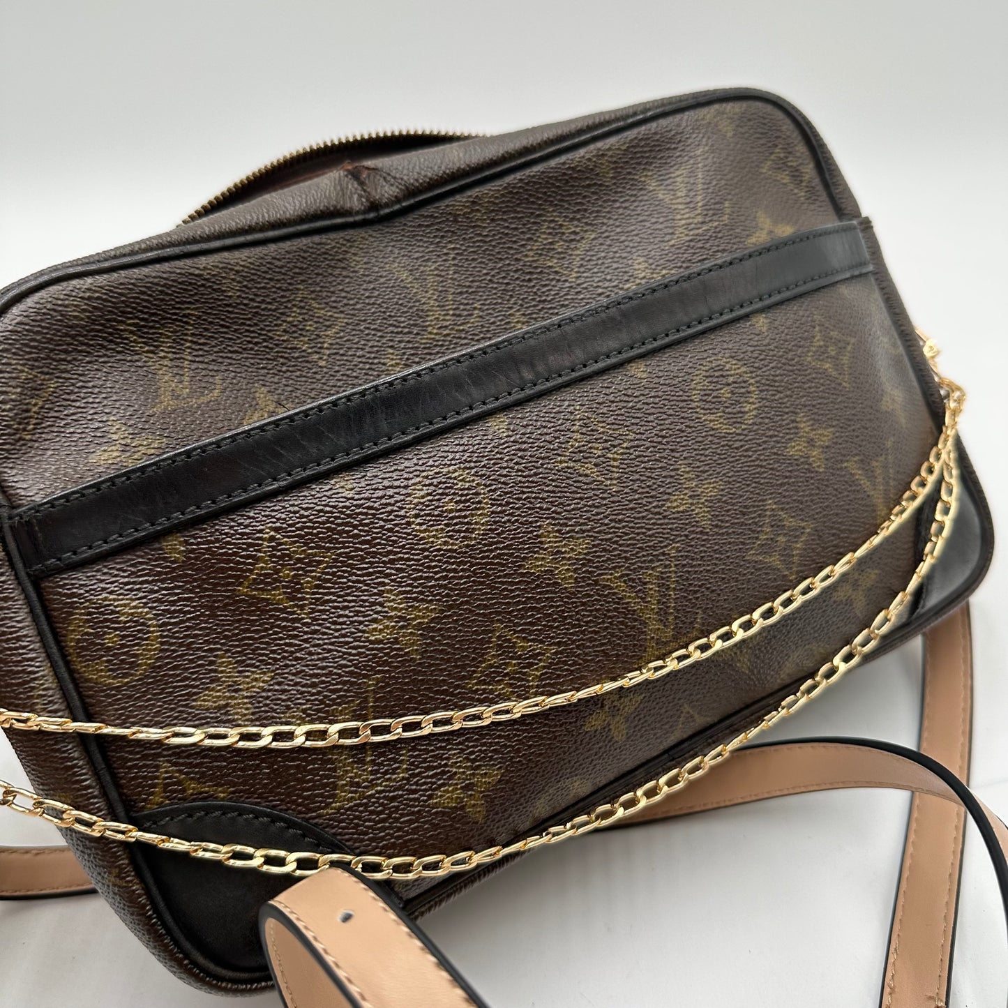 Authentic 1984 Louis Vuitton Monogram Trocadero 23 Crossbody