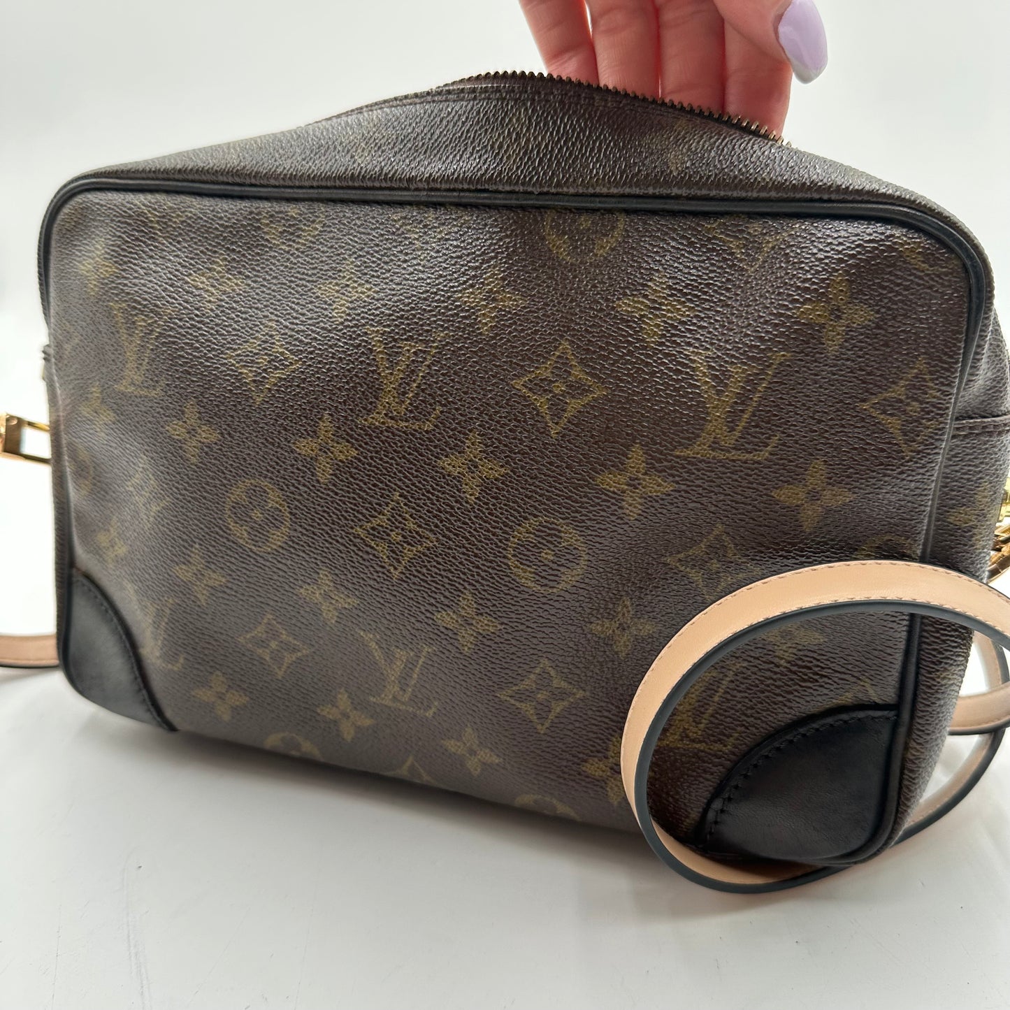 Authentic 1984 Louis Vuitton Monogram Trocadero 23 Crossbody