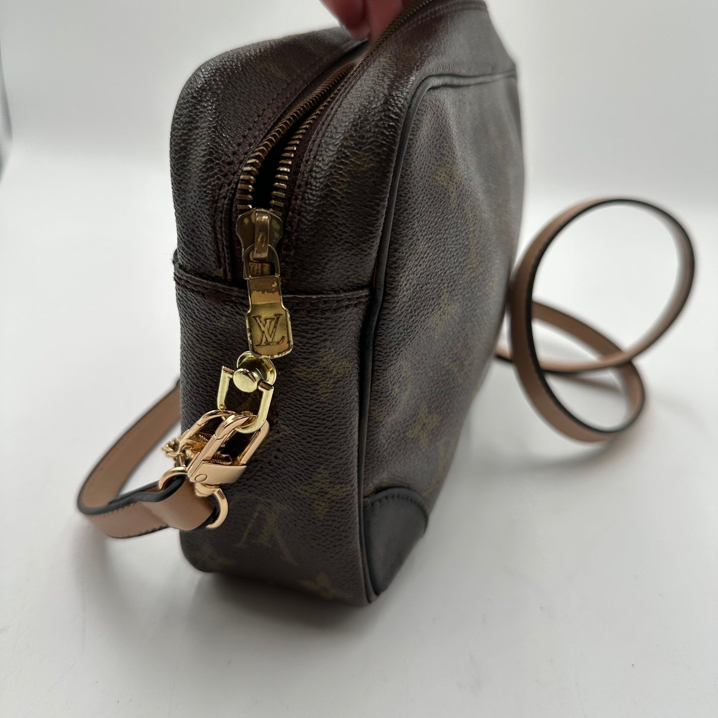Authentic 1984 Louis Vuitton Monogram Trocadero 23 Crossbody