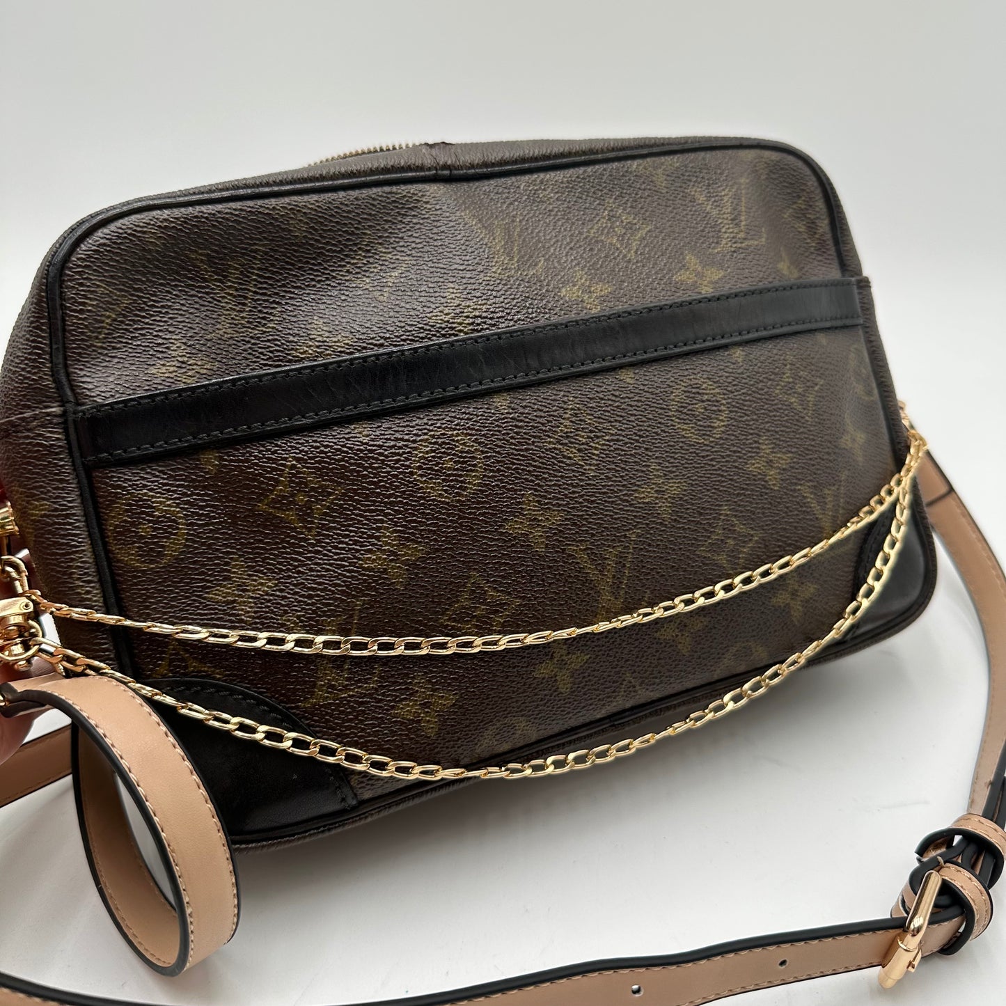 Authentic 1984 Louis Vuitton Monogram Trocadero 23 Crossbody