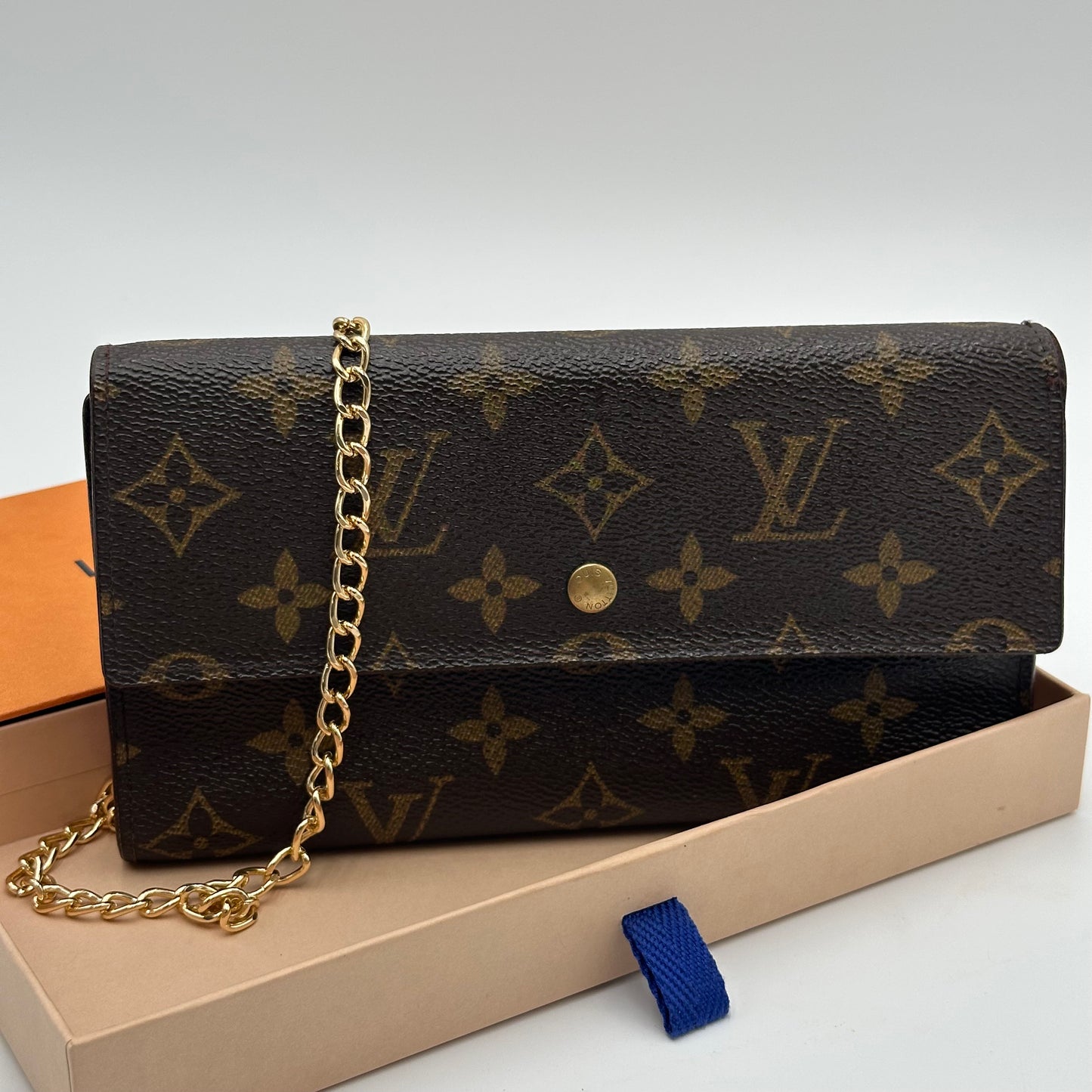 Authentic Louis Vuitton 1996 Monogram International Trifold Wallet Crossbody